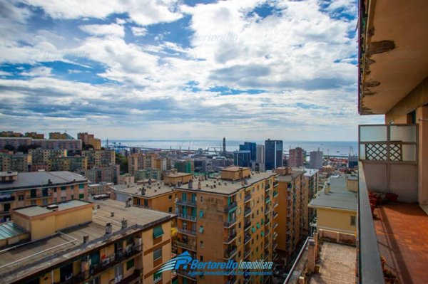 appartamento in vendita a Genova in zona Sampierdarena