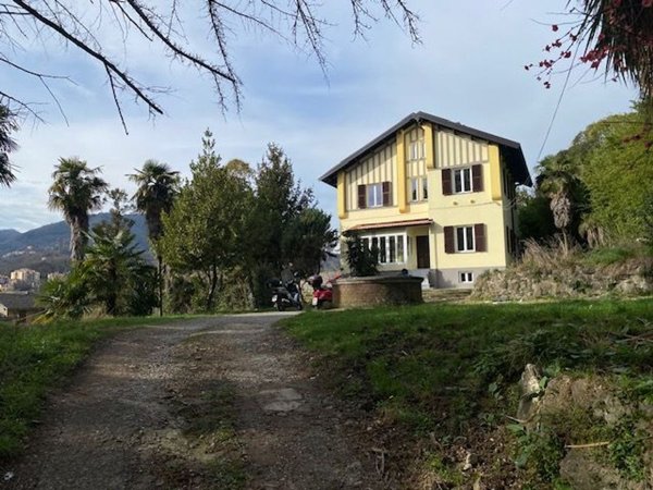 casa indipendente in vendita a Genova in zona Bolzaneto