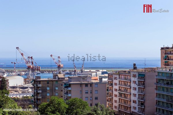 appartamento in vendita a Genova in zona Sestri Ponente