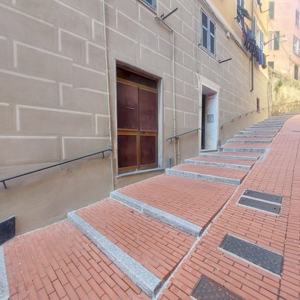 locale commerciale in vendita a Genova in zona DiNegro