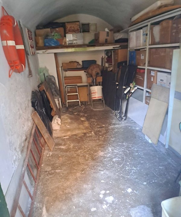 locale di sgombero in vendita a Genova in zona Nervi