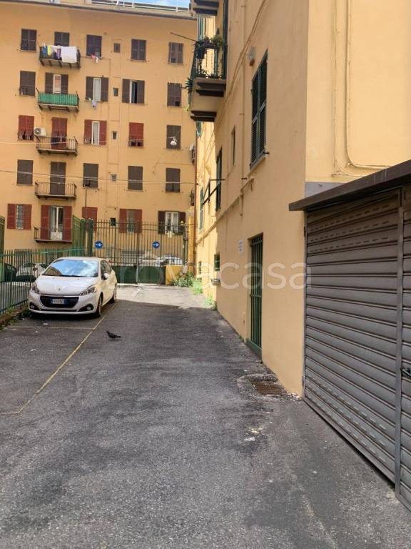 locale di sgombero in vendita a Genova in zona Foce