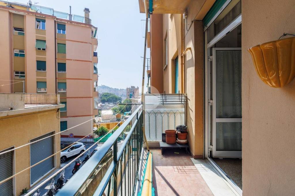 appartamento in vendita a Genova in zona Staglieno