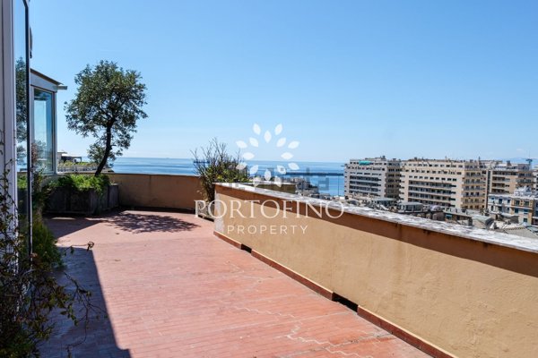 appartamento in vendita a Genova in zona Foce