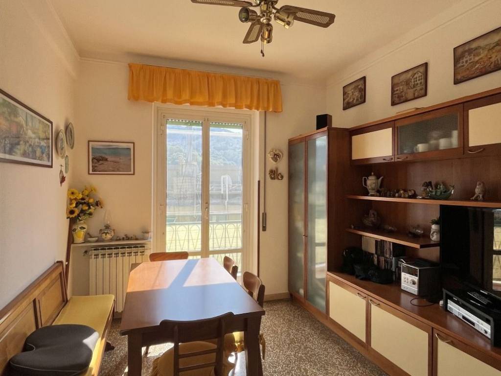 appartamento in vendita a Genova in zona Rivarolo