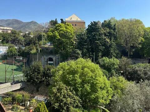 appartamento in vendita a Genova in zona Sestri Ponente