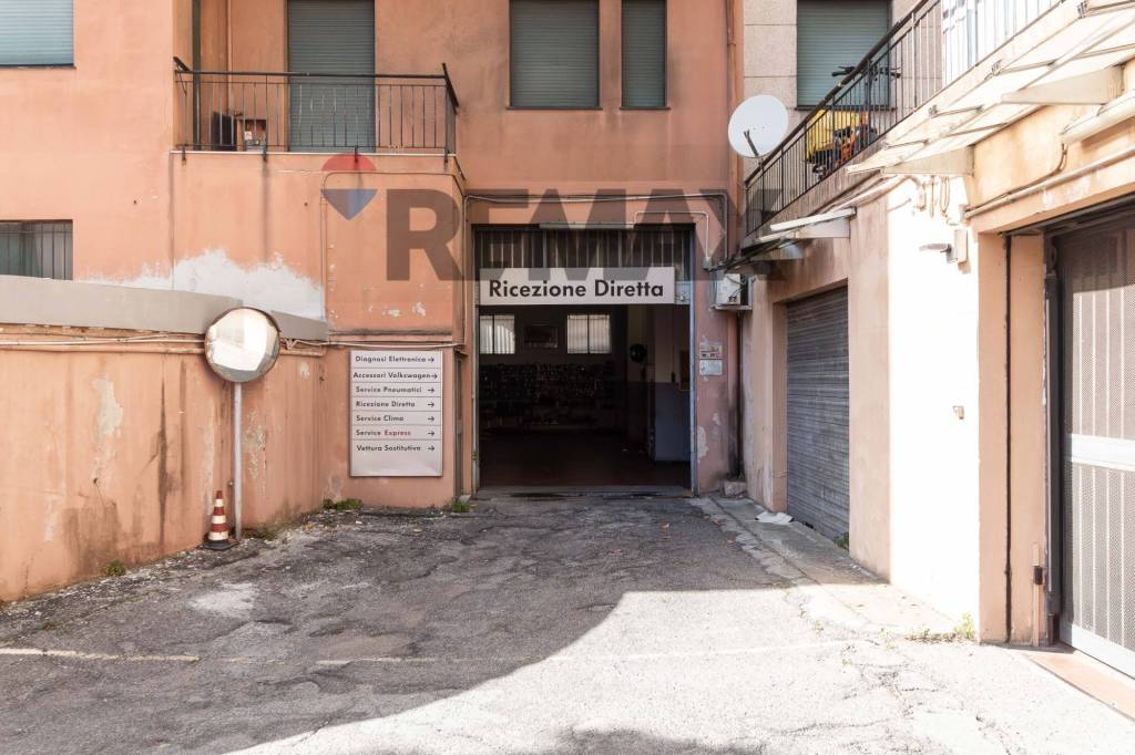 negozio in vendita a Genova in zona Sturla