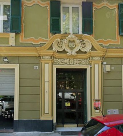 locale commerciale in vendita a Genova in zona Pegli