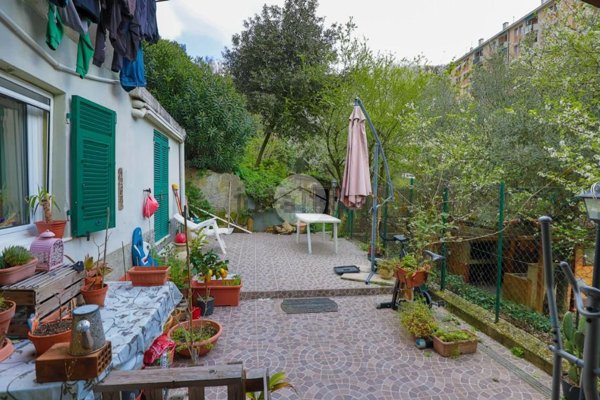 casa semindipendente in vendita a Genova in zona Quezzi