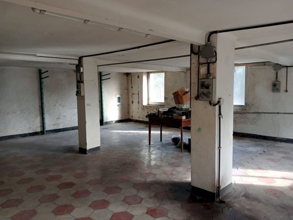 locale di sgombero in vendita a Genova in zona Pegli