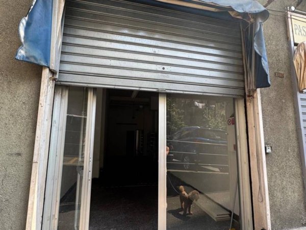 negozio in vendita a Genova in zona Sampierdarena