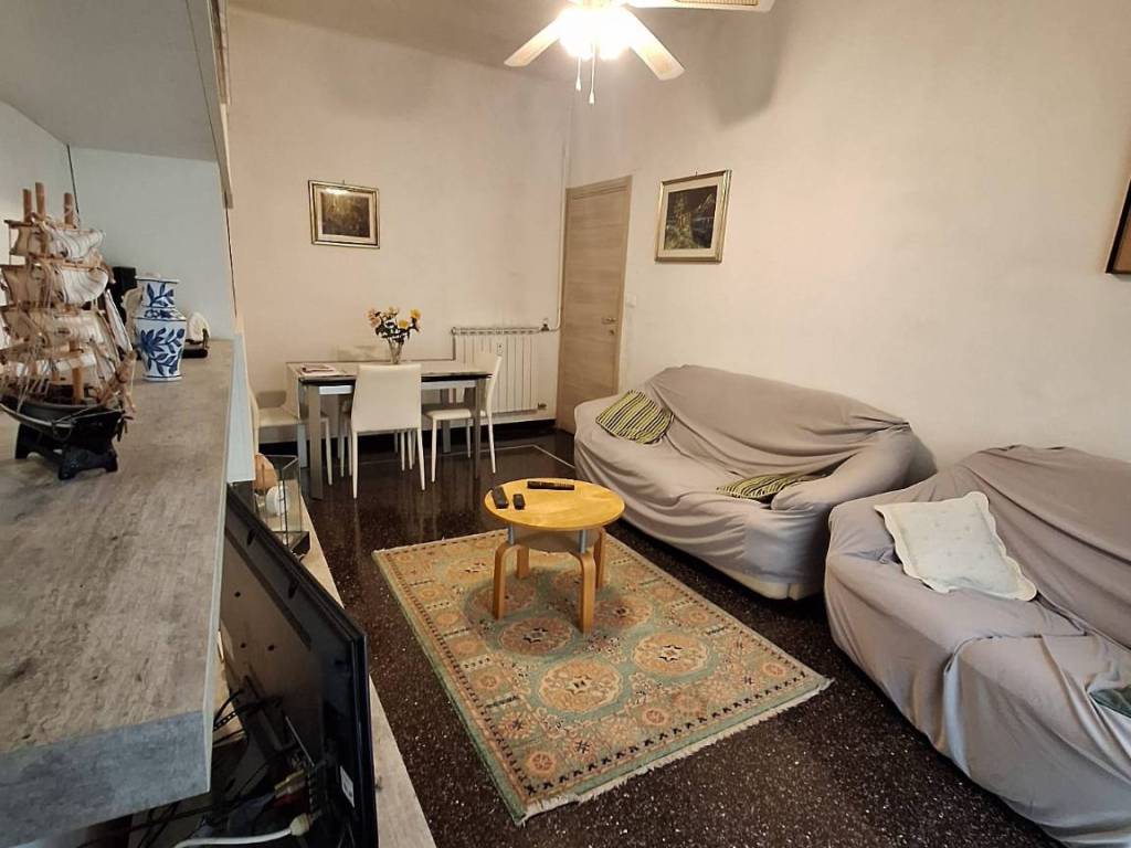 appartamento in vendita a Genova in zona Staglieno