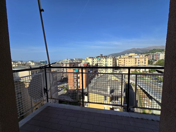 appartamento in vendita a Genova in zona Palmaro / Pra'