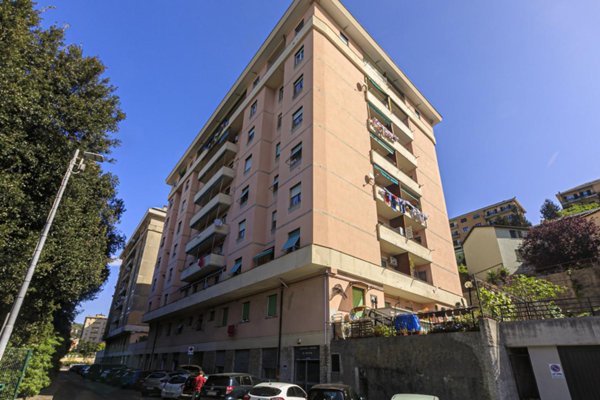 appartamento in vendita a Genova in zona Rivarolo