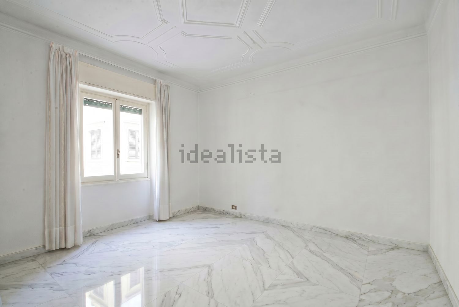 appartamento in vendita a Genova in zona Carignano