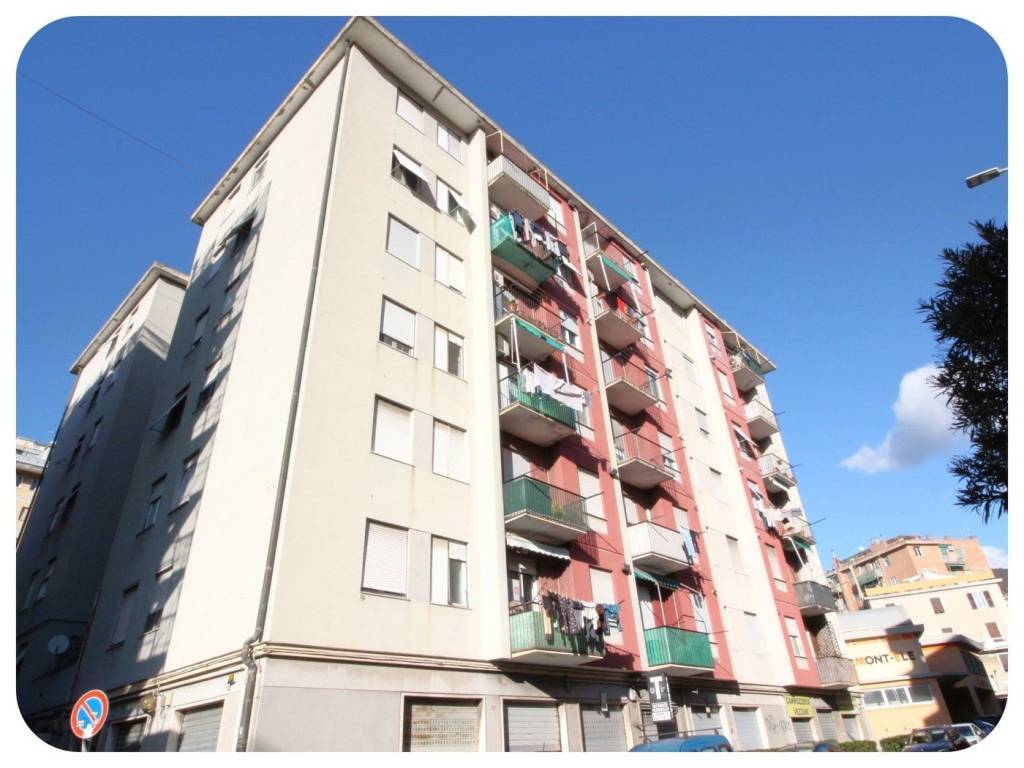 appartamento in vendita a Genova in zona Rivarolo
