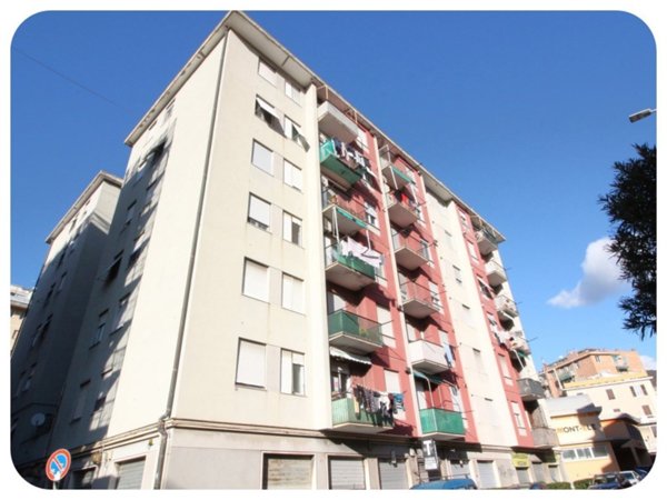 appartamento in vendita a Genova in zona Rivarolo