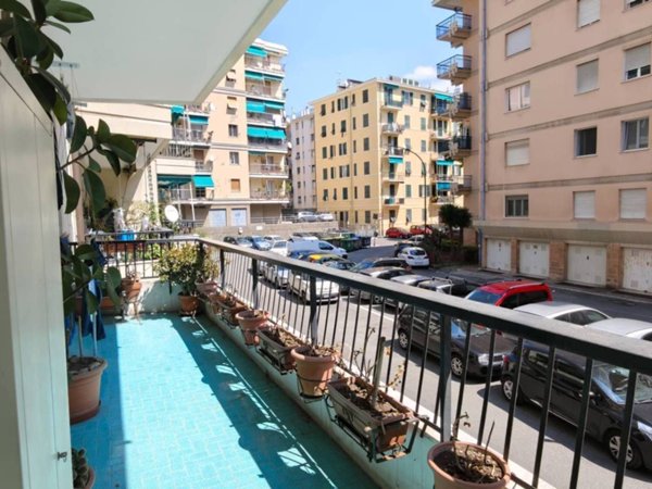 appartamento in vendita a Genova in zona Sestri Ponente