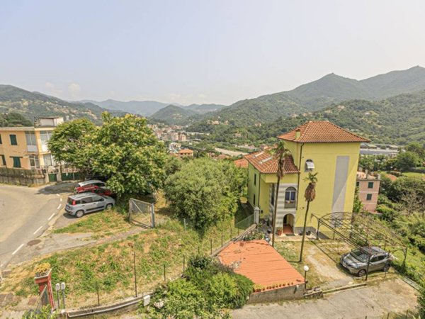 appartamento in vendita a Genova in zona Bolzaneto