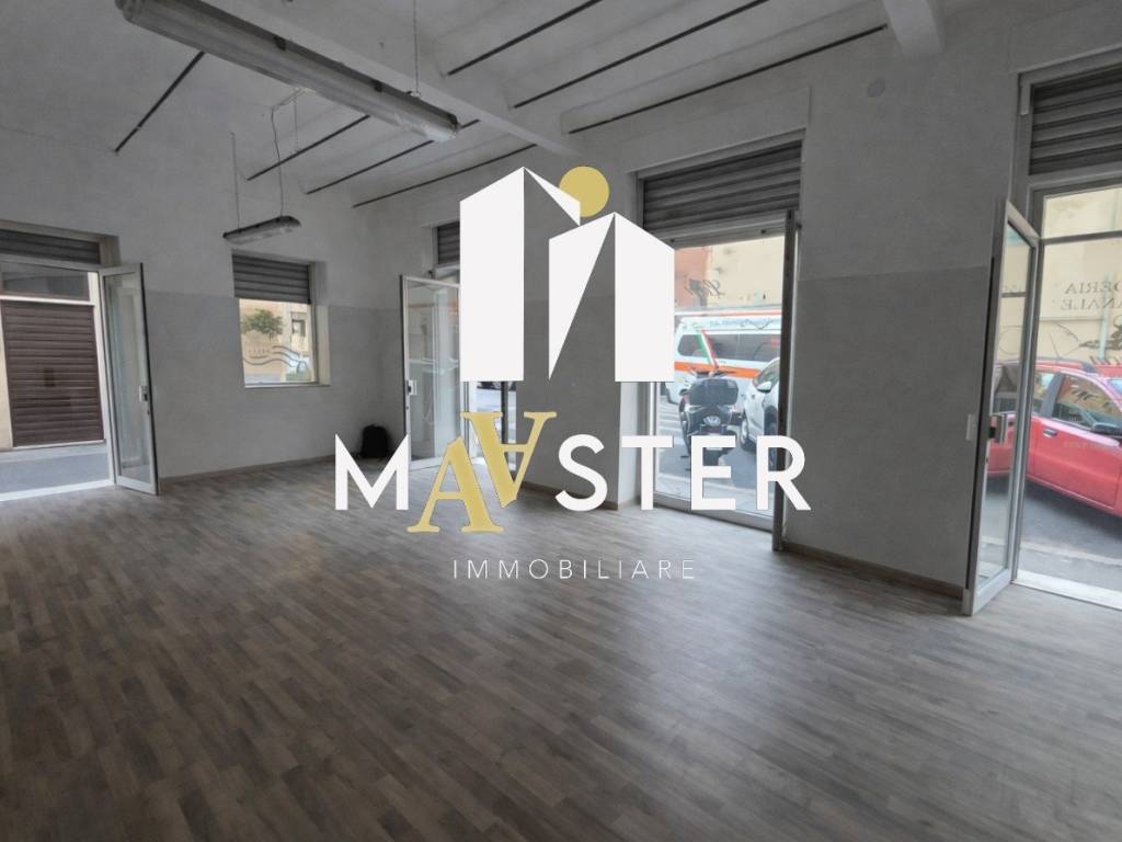 negozio in vendita a Genova in zona Sestri Ponente