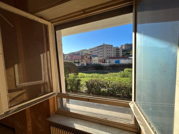 appartamento in vendita a Genova in zona Sestri Ponente