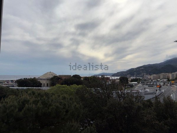appartamento in vendita a Genova in zona Palmaro / Pra'