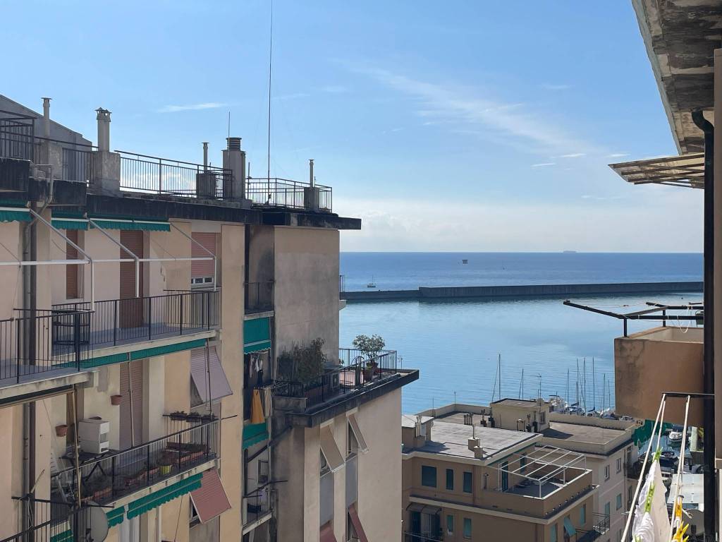 appartamento in vendita a Genova in zona Pegli