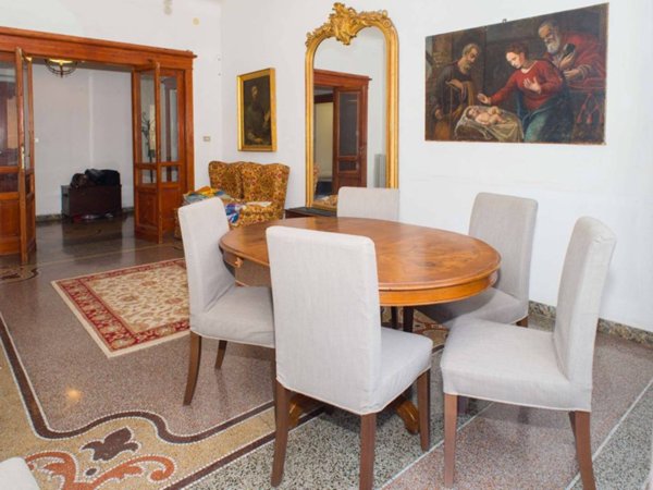 appartamento in vendita a Genova in zona Foce