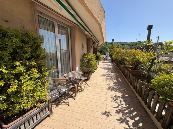 appartamento in vendita a Genova in zona Rivarolo