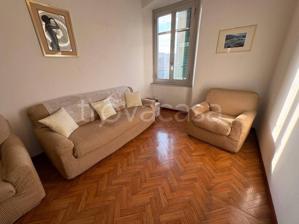 appartamento in vendita a Genova in zona Rivarolo