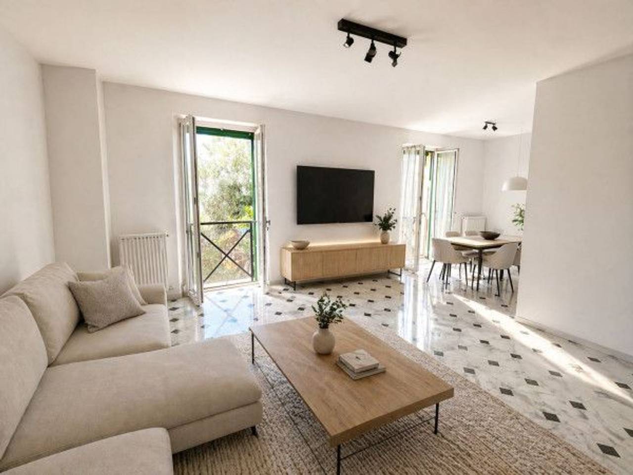 appartamento in vendita a Genova in zona Quarto dei Mille