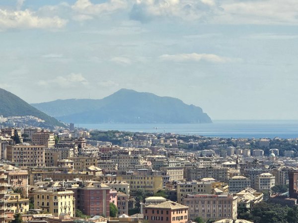 appartamento in vendita a Genova in zona Lagaccio / Granarolo