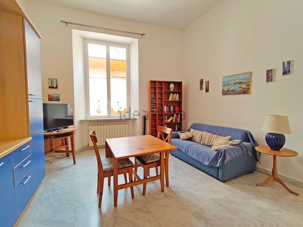 appartamento in vendita a Genova in zona Sottoripa / Maddalena / Molo