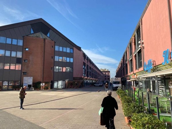 negozio in vendita a Genova in zona Sottoripa / Maddalena / Molo