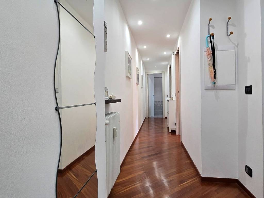 appartamento in vendita a Genova in zona Molassana