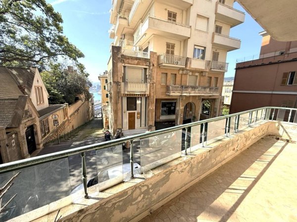 appartamento in vendita a Genova in zona Carignano