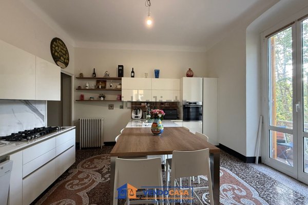 appartamento in vendita a Genova in zona Foce