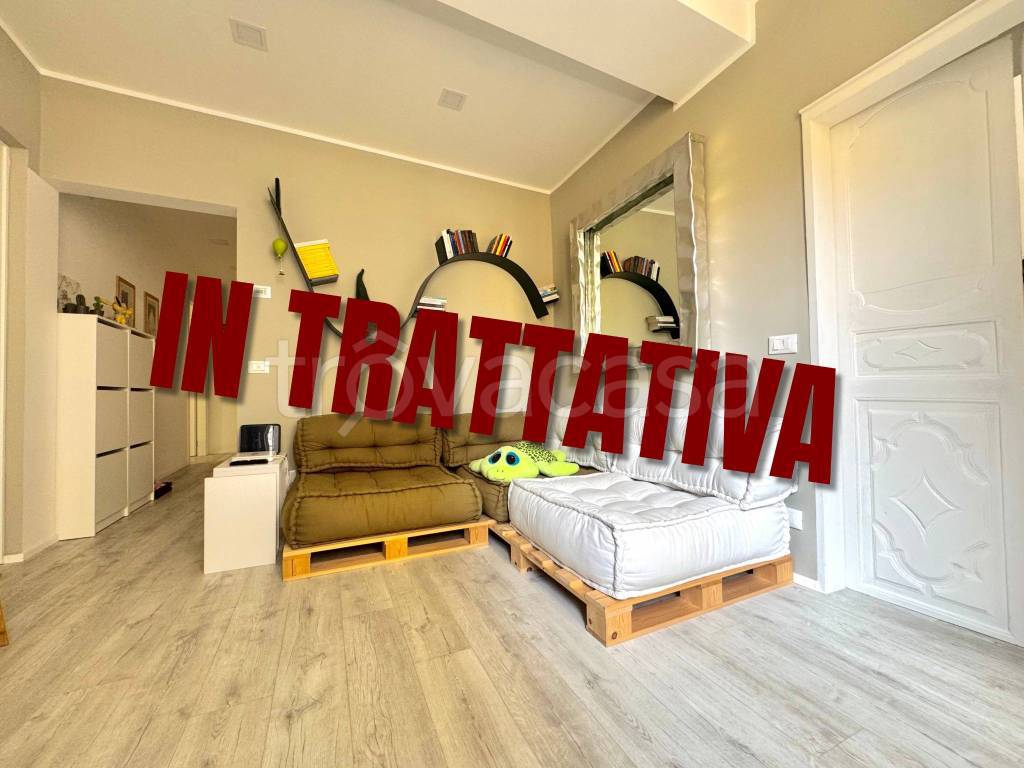 appartamento in vendita a Genova in zona Sottoripa / Maddalena / Molo