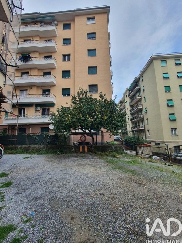 appartamento in vendita a Genova in zona Sestri Ponente