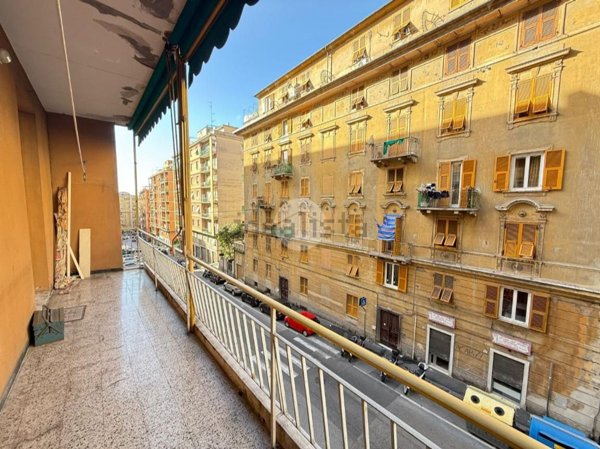 appartamento in vendita a Genova in zona Sampierdarena