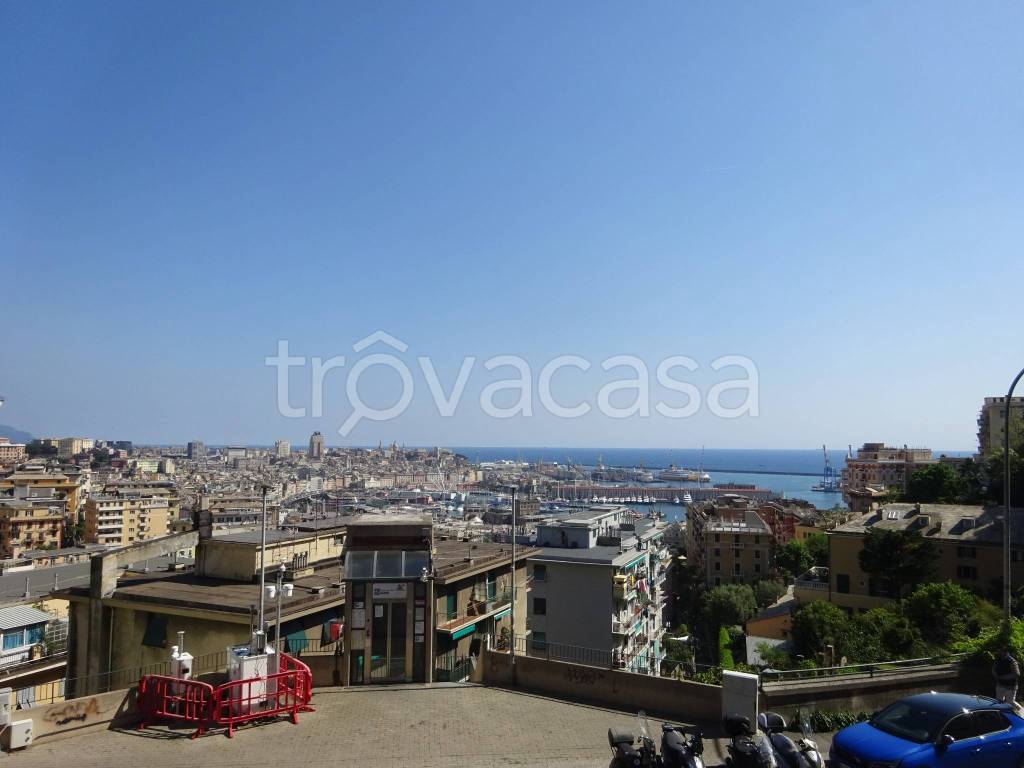 appartamento in vendita a Genova in zona Lagaccio / Granarolo