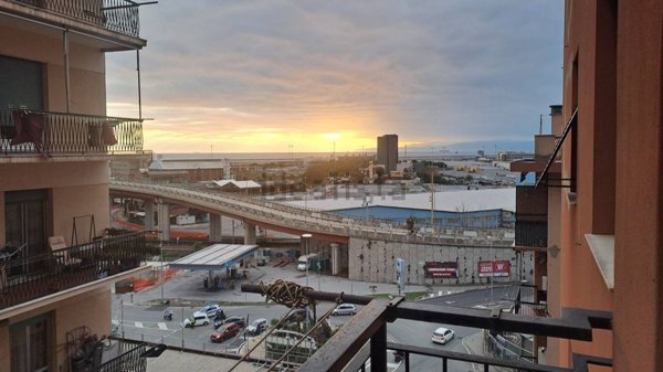 appartamento in vendita a Genova in zona Sestri Ponente
