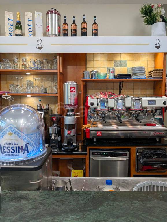 negozio in vendita a Genova in zona Pontedecimo