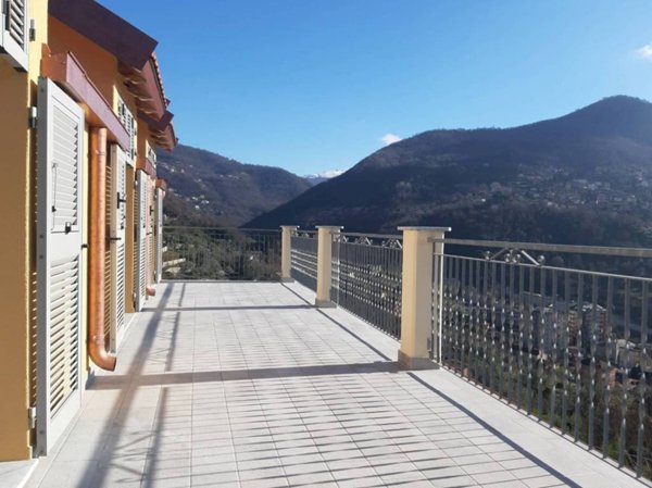 appartamento in vendita a Genova in zona Struppa