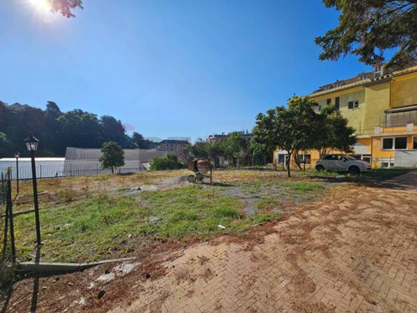 appartamento in vendita a Genova in zona Sestri Ponente