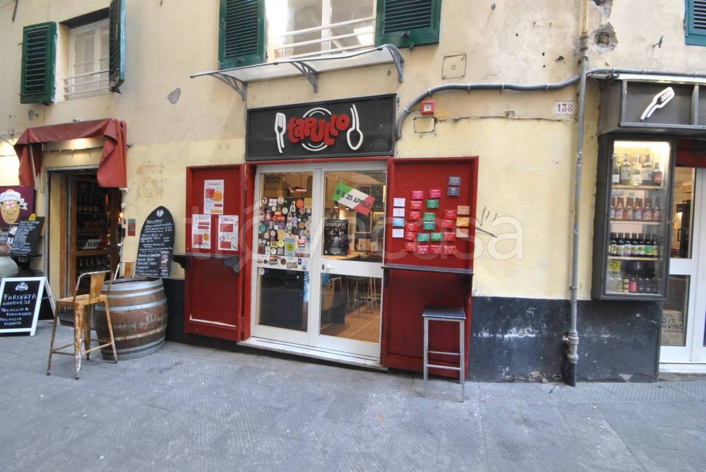 negozio in vendita a Genova in zona Sottoripa / Maddalena / Molo