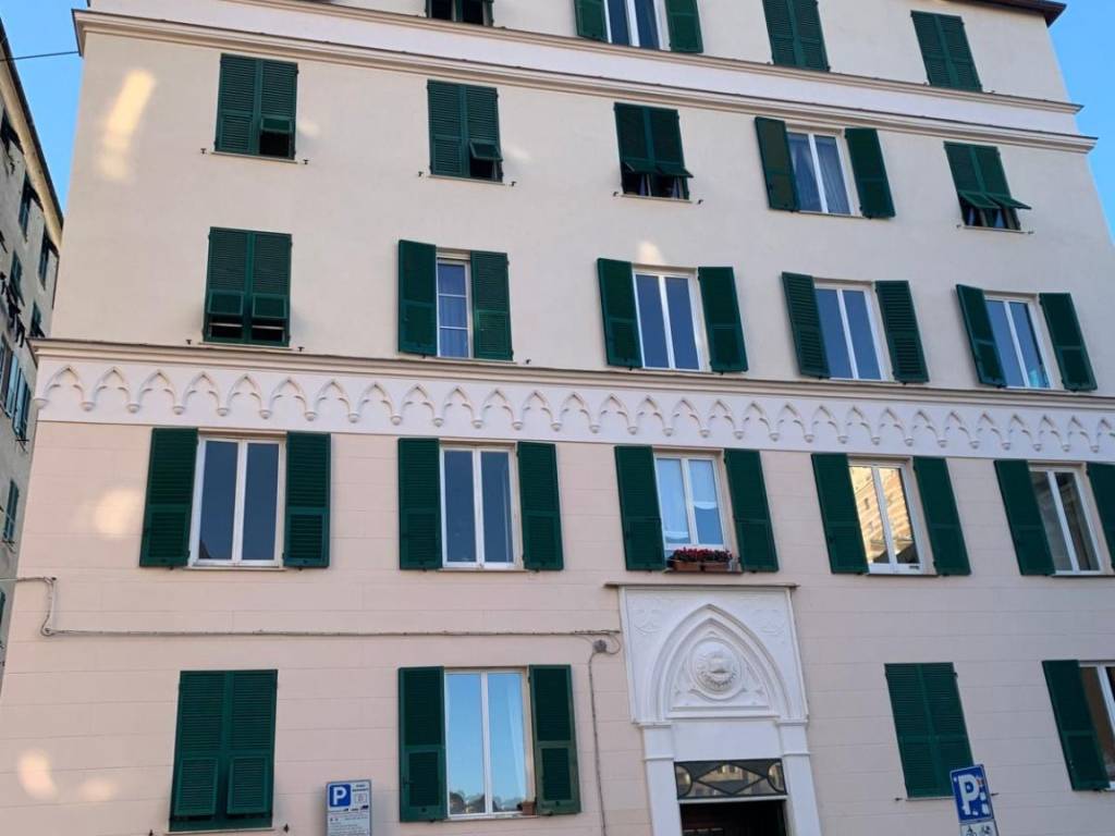 appartamento in vendita a Genova in zona Carignano