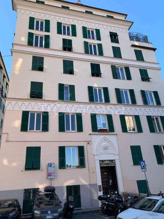 appartamento in vendita a Genova in zona Carignano