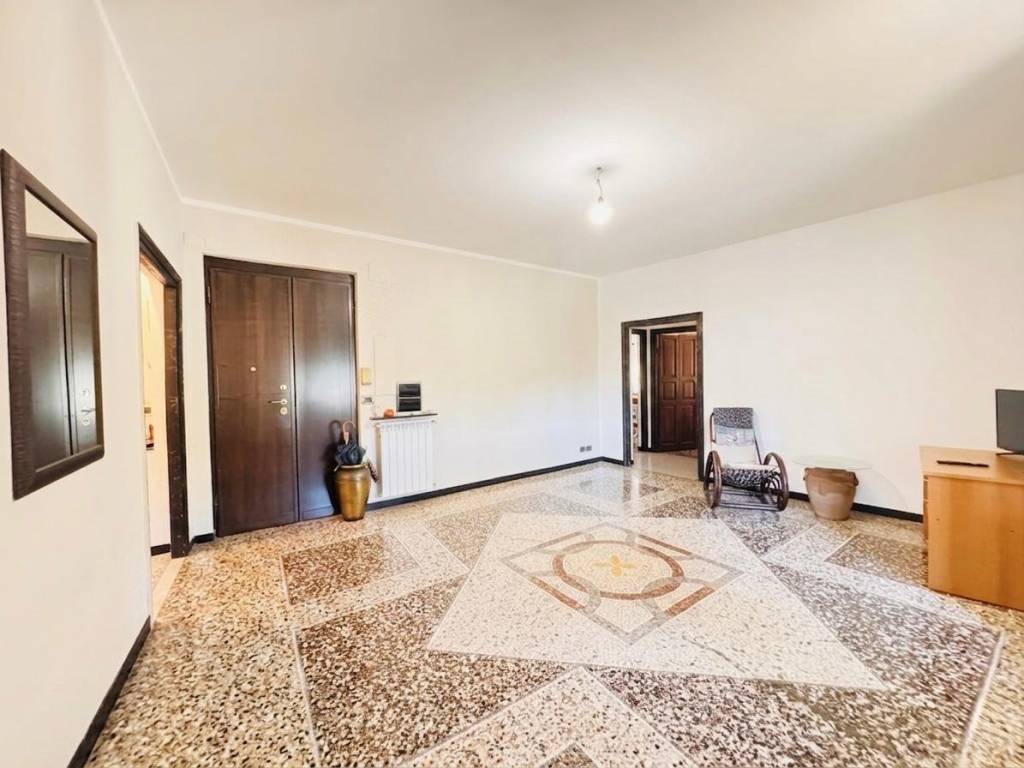 appartamento in vendita a Genova in zona Certosa