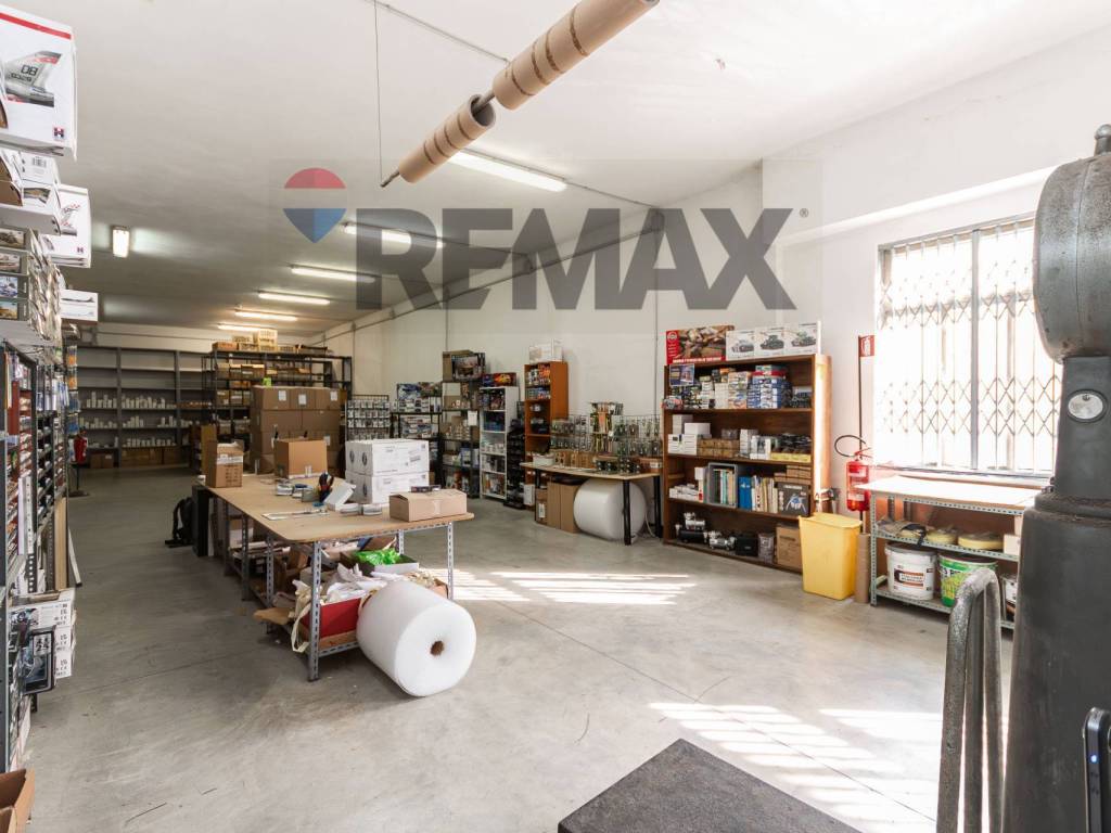 negozio in vendita a Genova in zona Sampierdarena